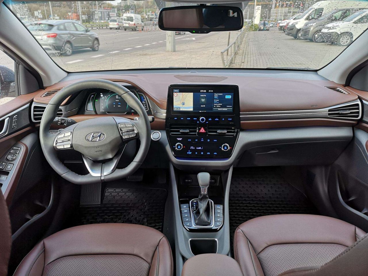 Hyundai IONIQ | 10