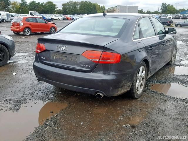 Audi A4, Sedanas | 1