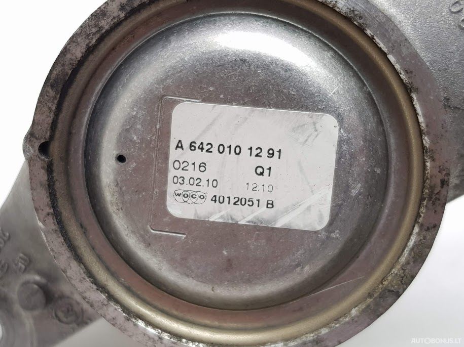 Mercedes-Benz E300, Sedanas | 1