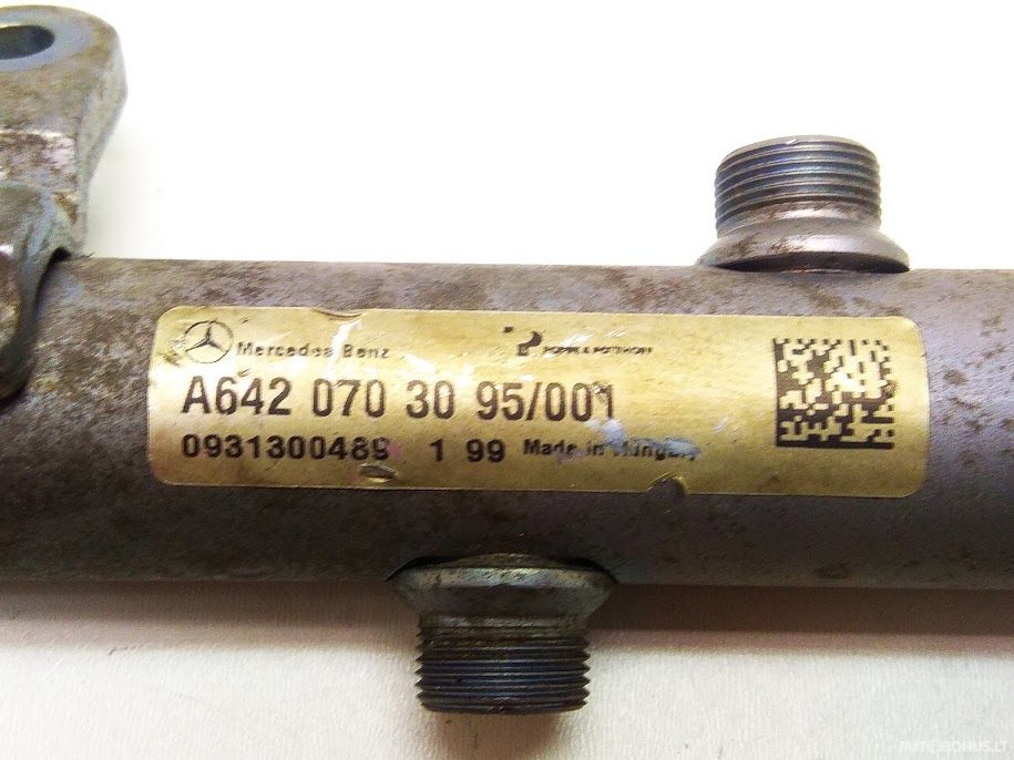 Mercedes-Benz E300, Sedanas | 4