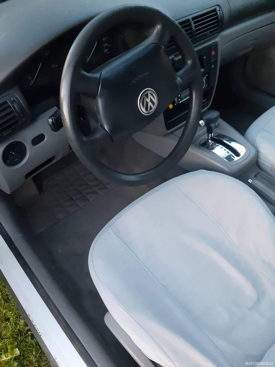 Volkswagen Passat, Sedanas
