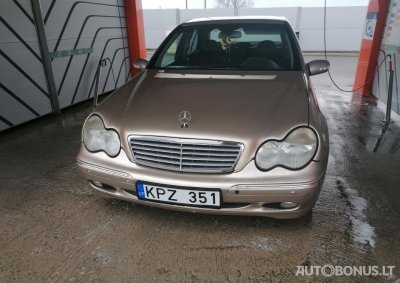 Mercedes-Benz C220