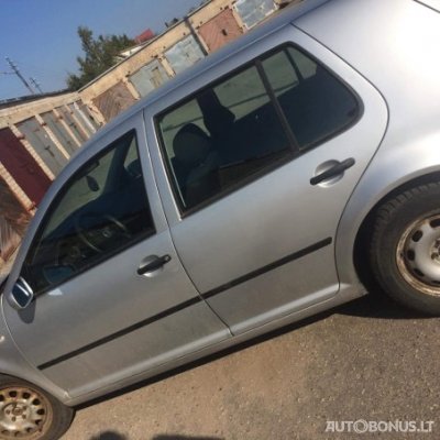 Volkswagen Golf | 3