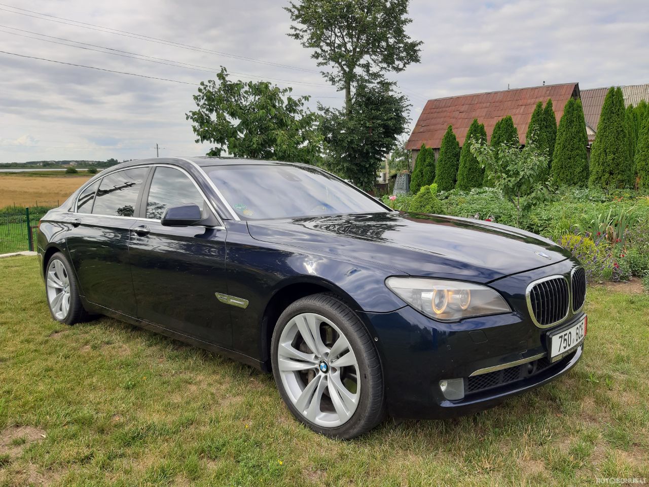 BMW 750 | 2