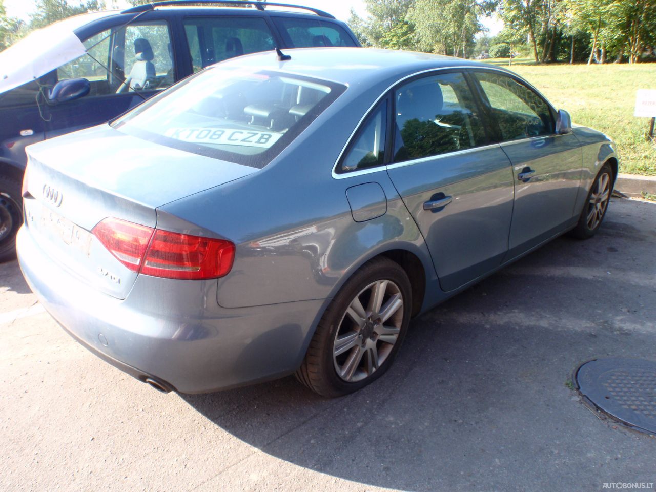 Audi A4, Saloon