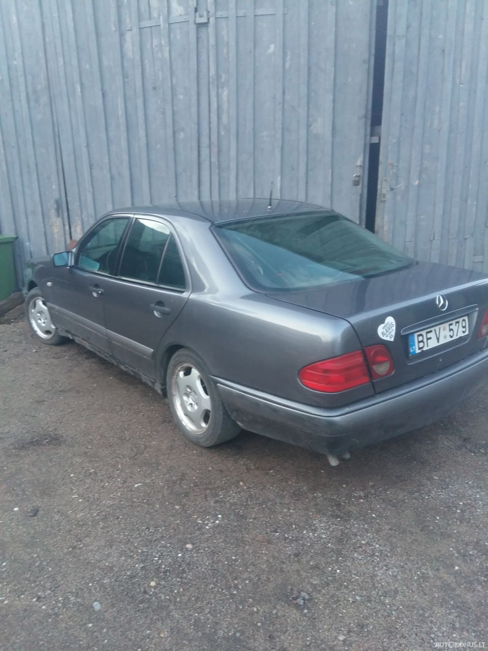 Mercedes-Benz E200, Saloon | 1