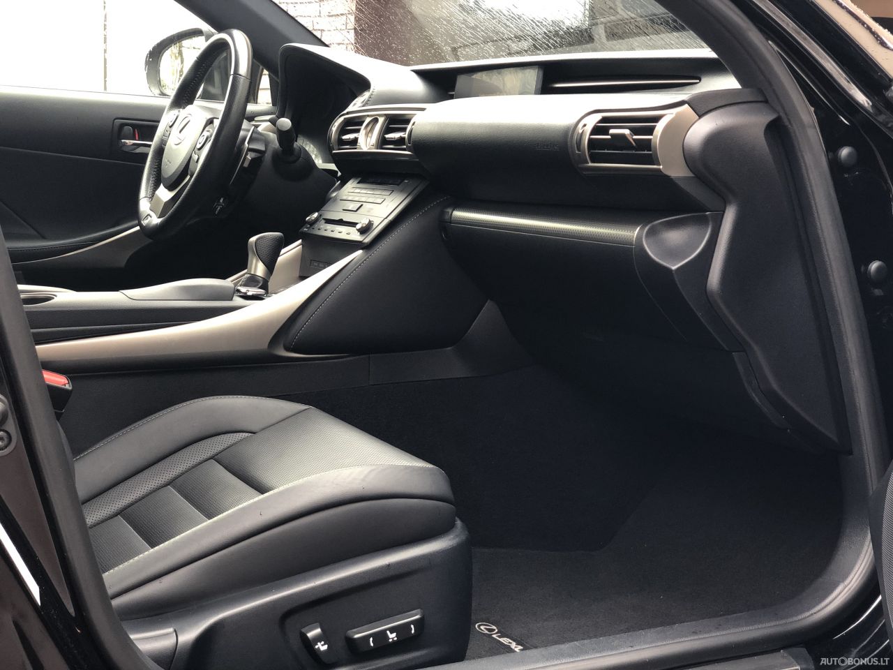 Lexus IS 250 | 11