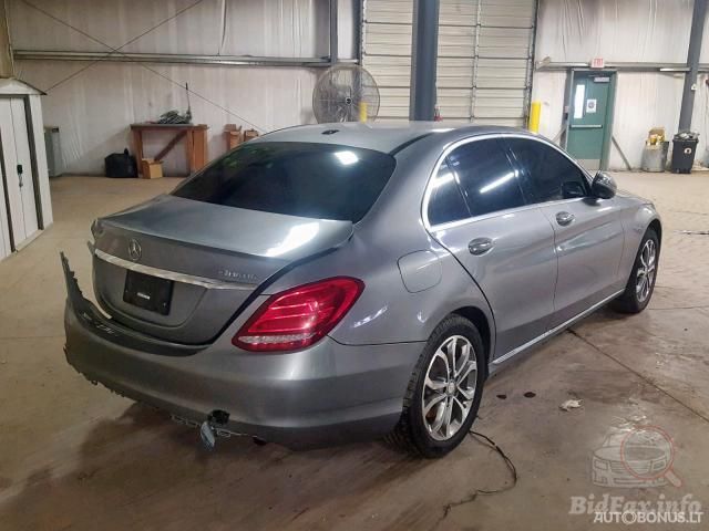 Mercedes-Benz C300 | 4