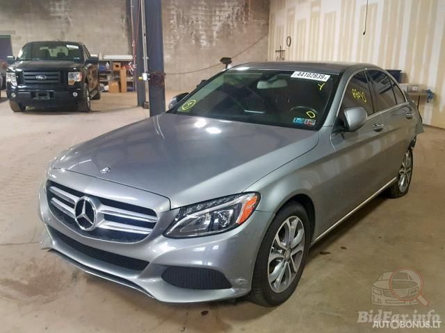 Mercedes-Benz C300 | 1