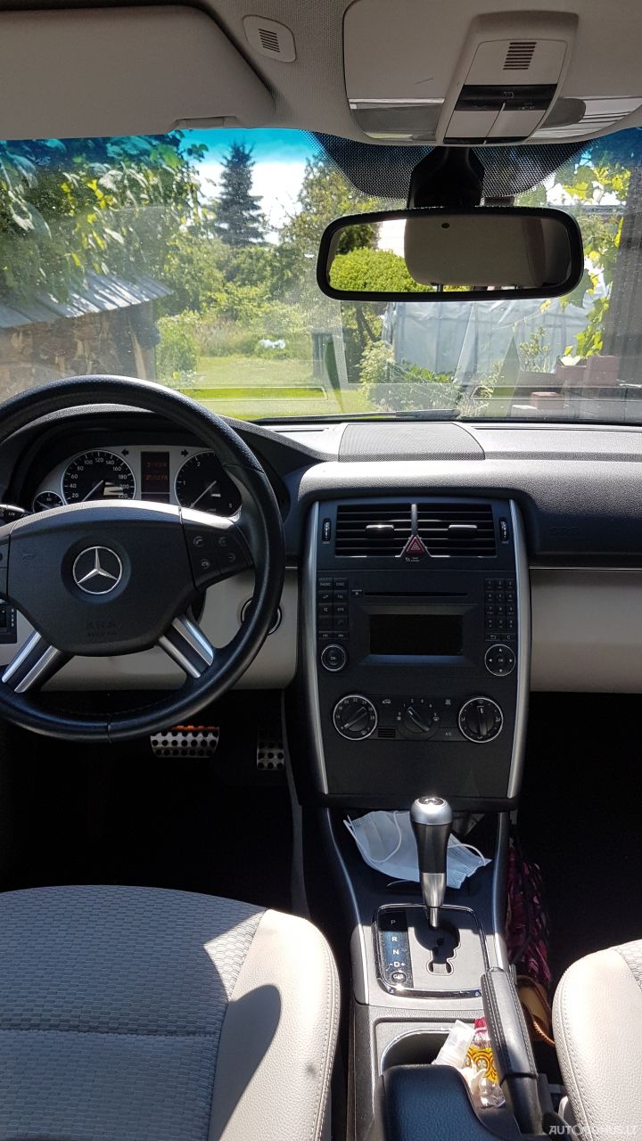 Mercedes-Benz B180 | 1