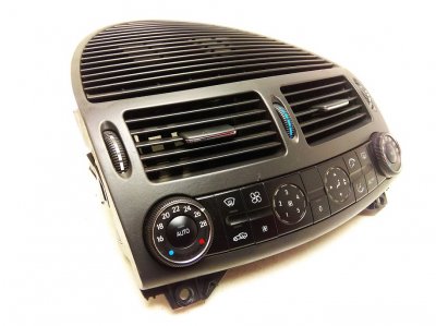 Mercedes-Benz E220, Sedanas | 1