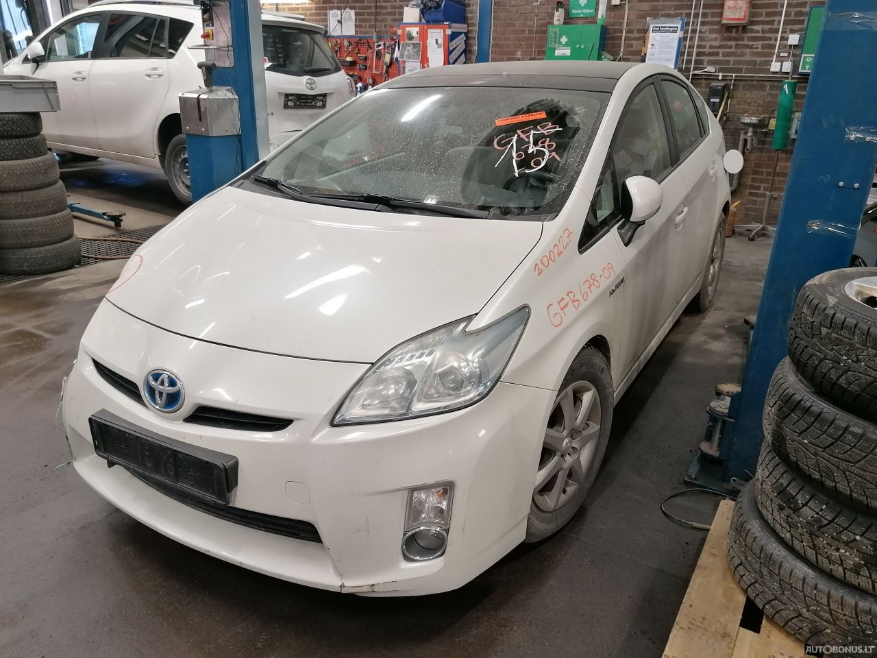 Toyota Prius, Hatchback | 3