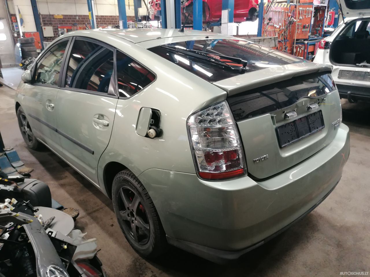 Toyota Prius, Hatchback | 4