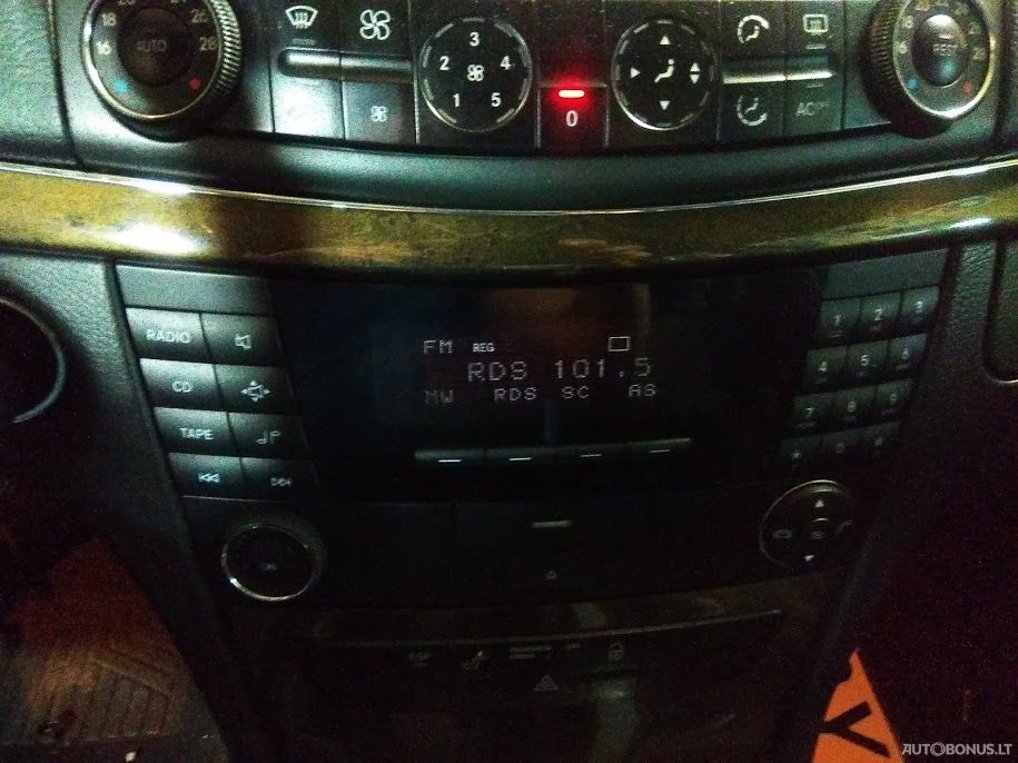 Mercedes-Benz E220, Sedanas | 8
