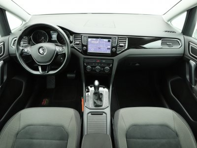 Volkswagen Golf | 1