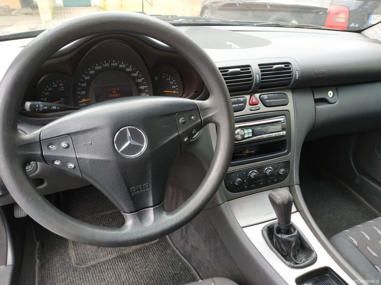 Mercedes-Benz C220 | 4