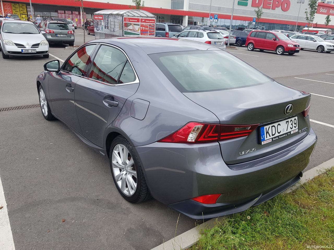 Lexus IS 300h | 4