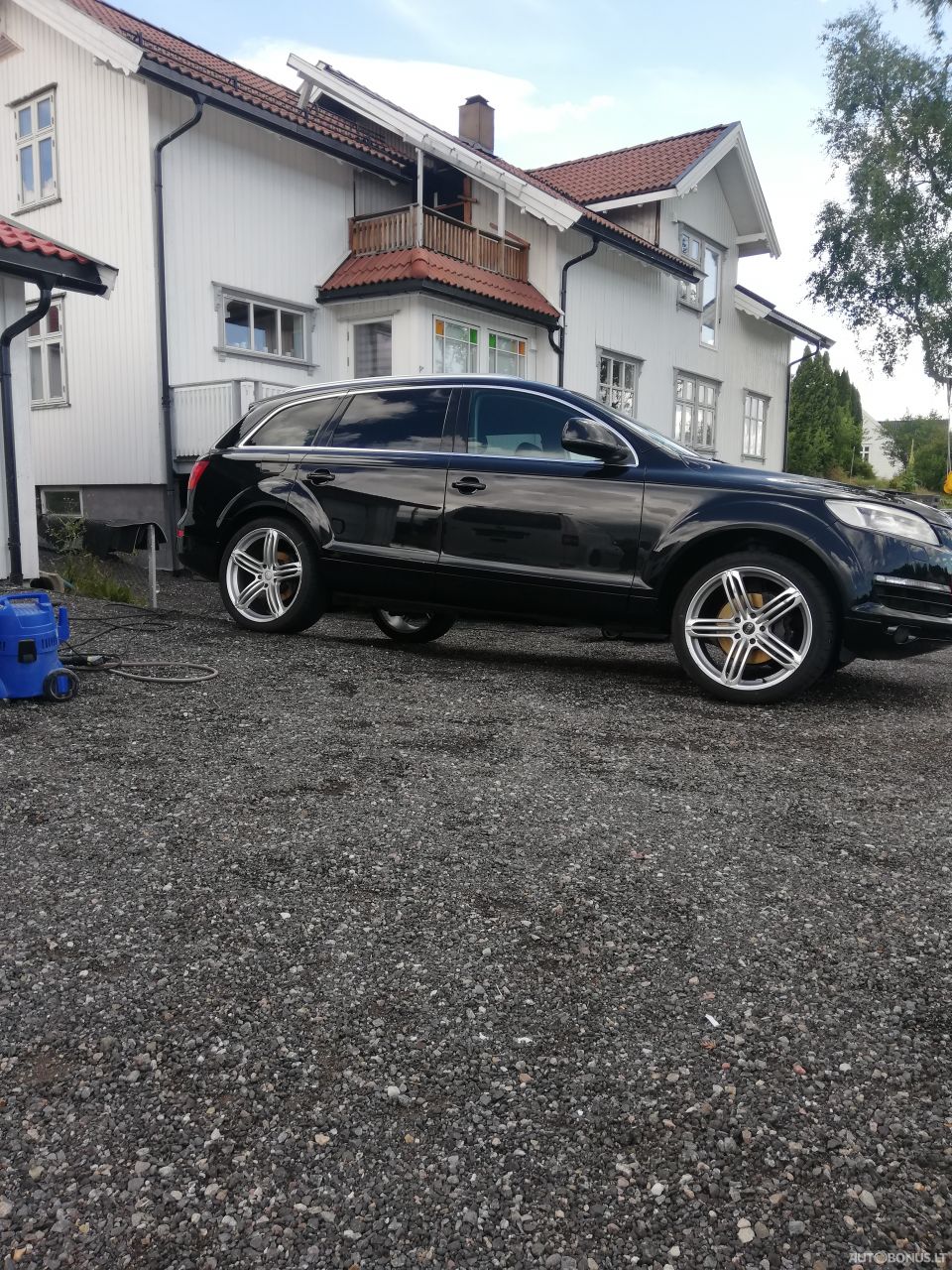 Audi Q7 | 12