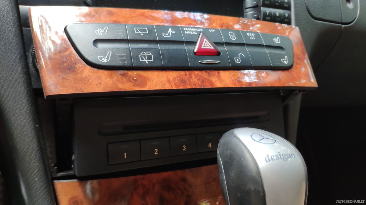 Mercedes-Benz E320 | 10