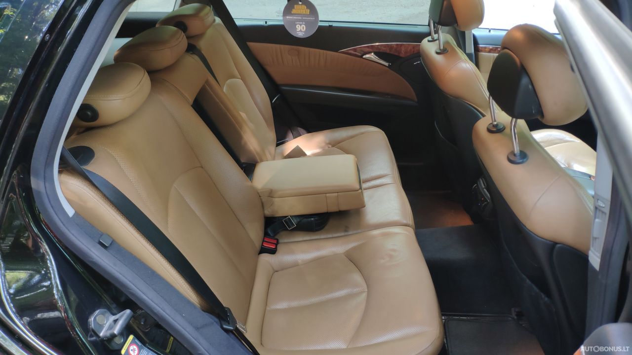 Mercedes-Benz E320 | 15