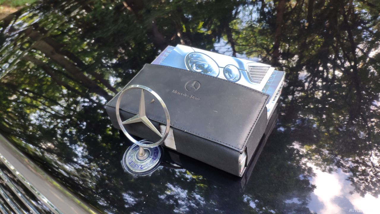 Mercedes-Benz E320 | 17