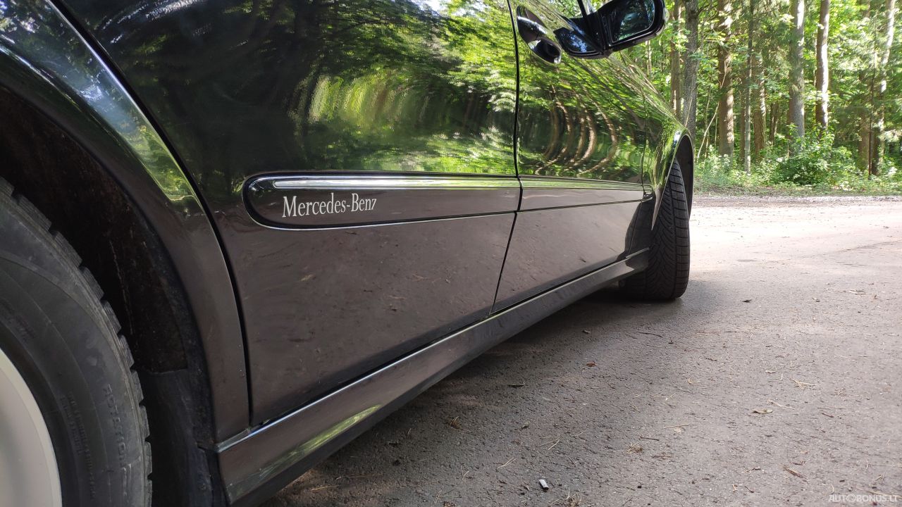 Mercedes-Benz E320 | 3