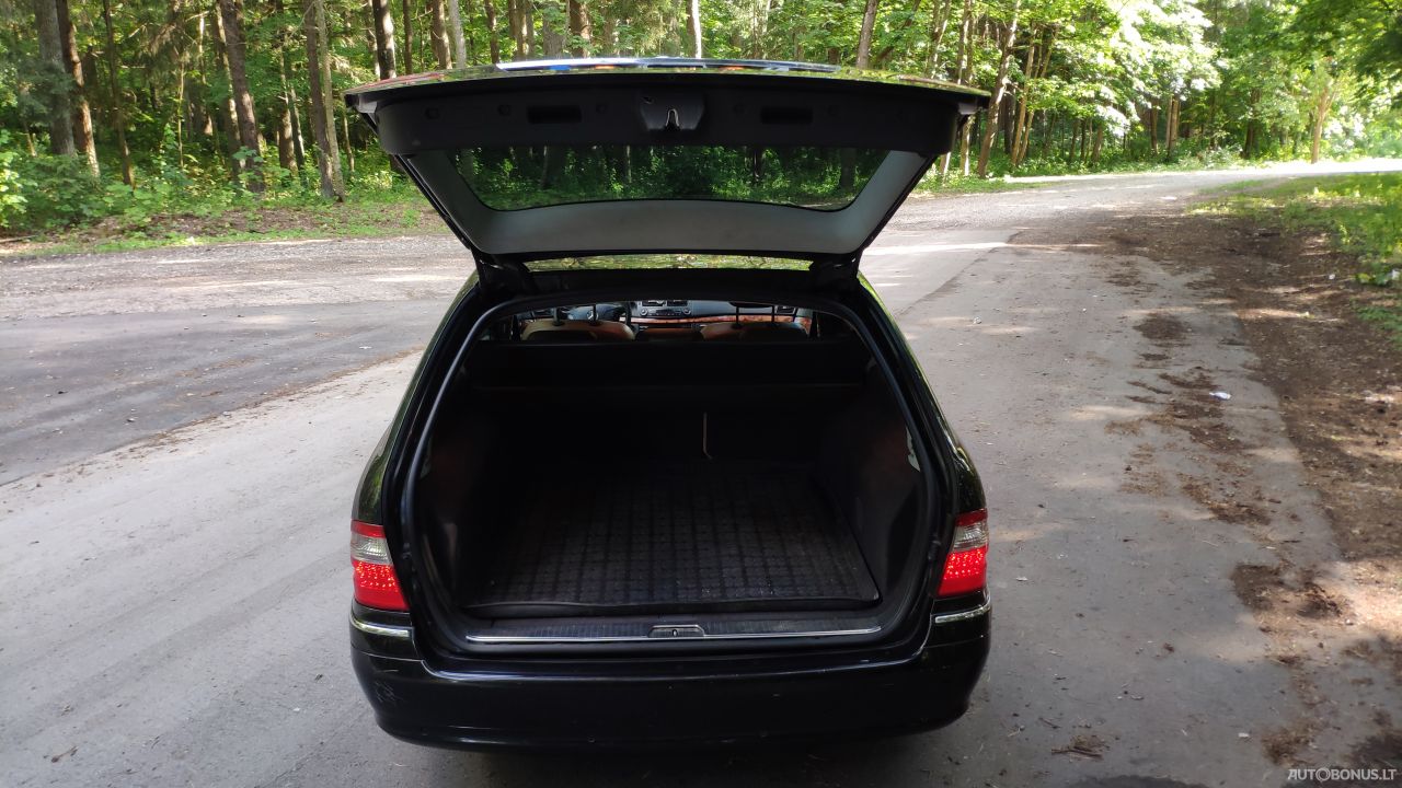 Mercedes-Benz E320 | 5