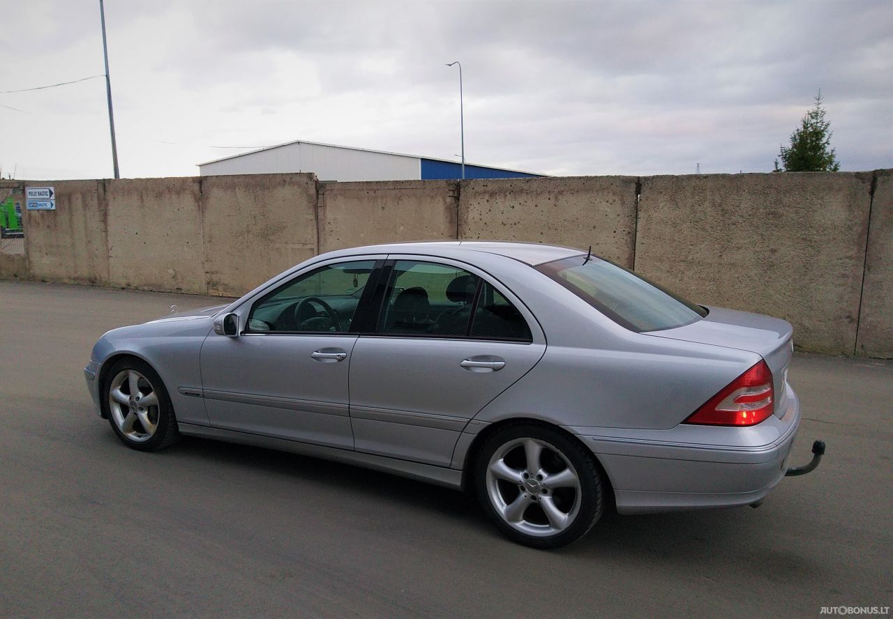 Mercedes-Benz C220 | 3