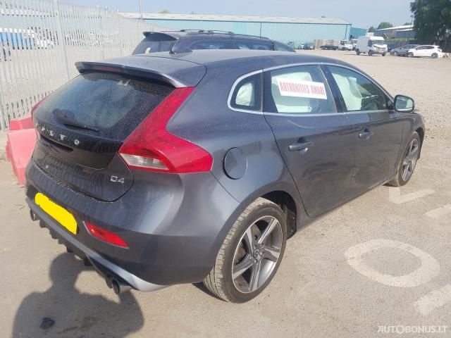 Volvo V40, Universalas | 2