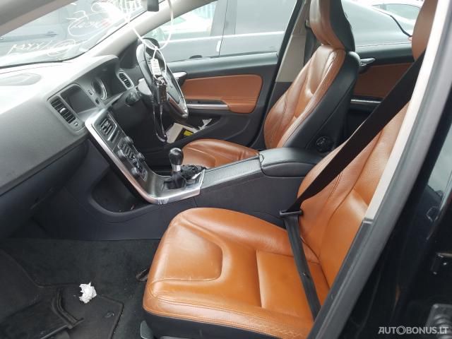 Volvo V60, Universalas | 3