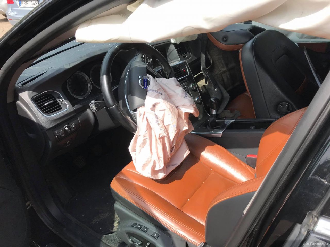 Volvo S60, Седан | 3
