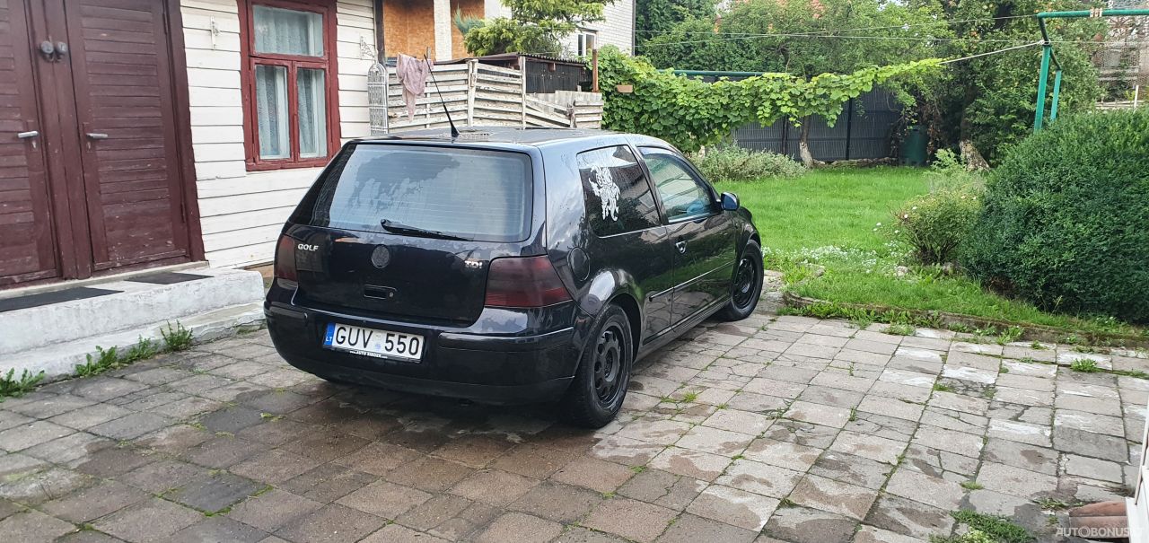 Volkswagen Golf | 4