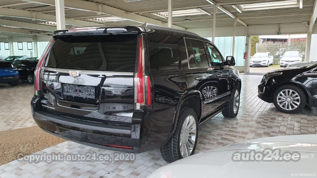 Cadillac Escalade | 1