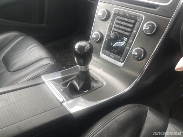 Volvo S60, Saloon | 3