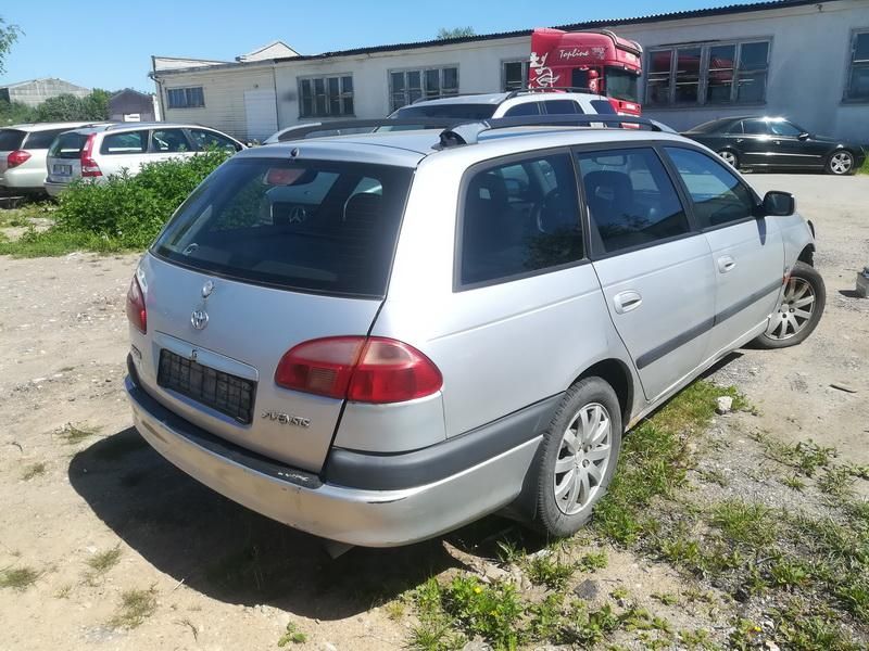 Toyota, Universalas | 4