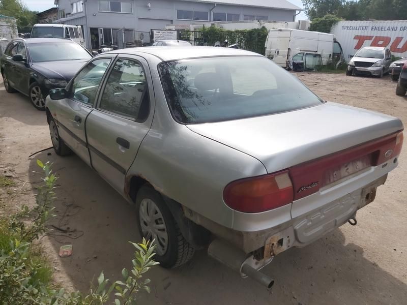 Ford, Saloon | 6