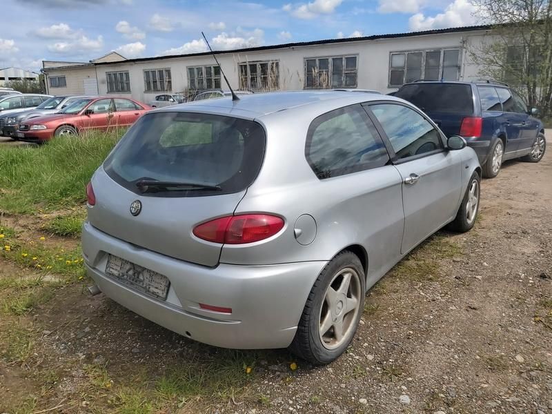 Alfa Romeo, Hatchback | 3