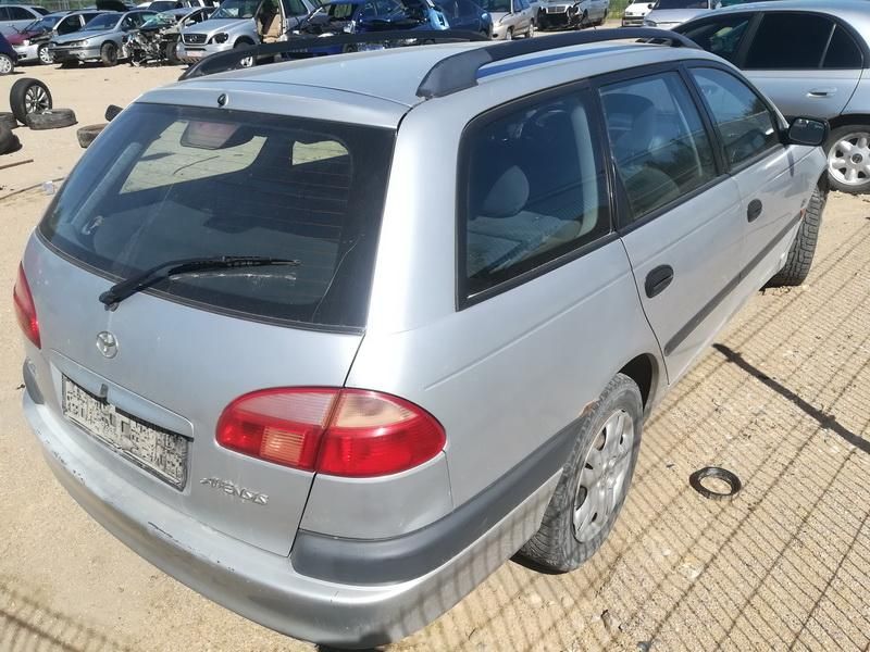 Toyota, Universalas | 7