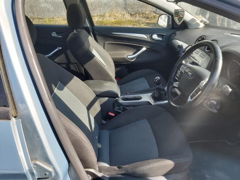 Ford, Hatchback | 4