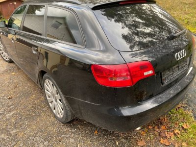 Audi, Sedanas | 1