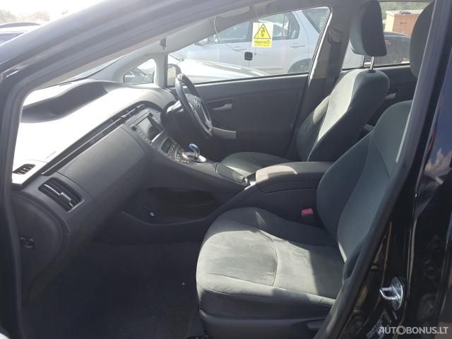 Toyota Prius | 4