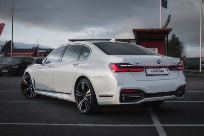 BMW 750 | 3