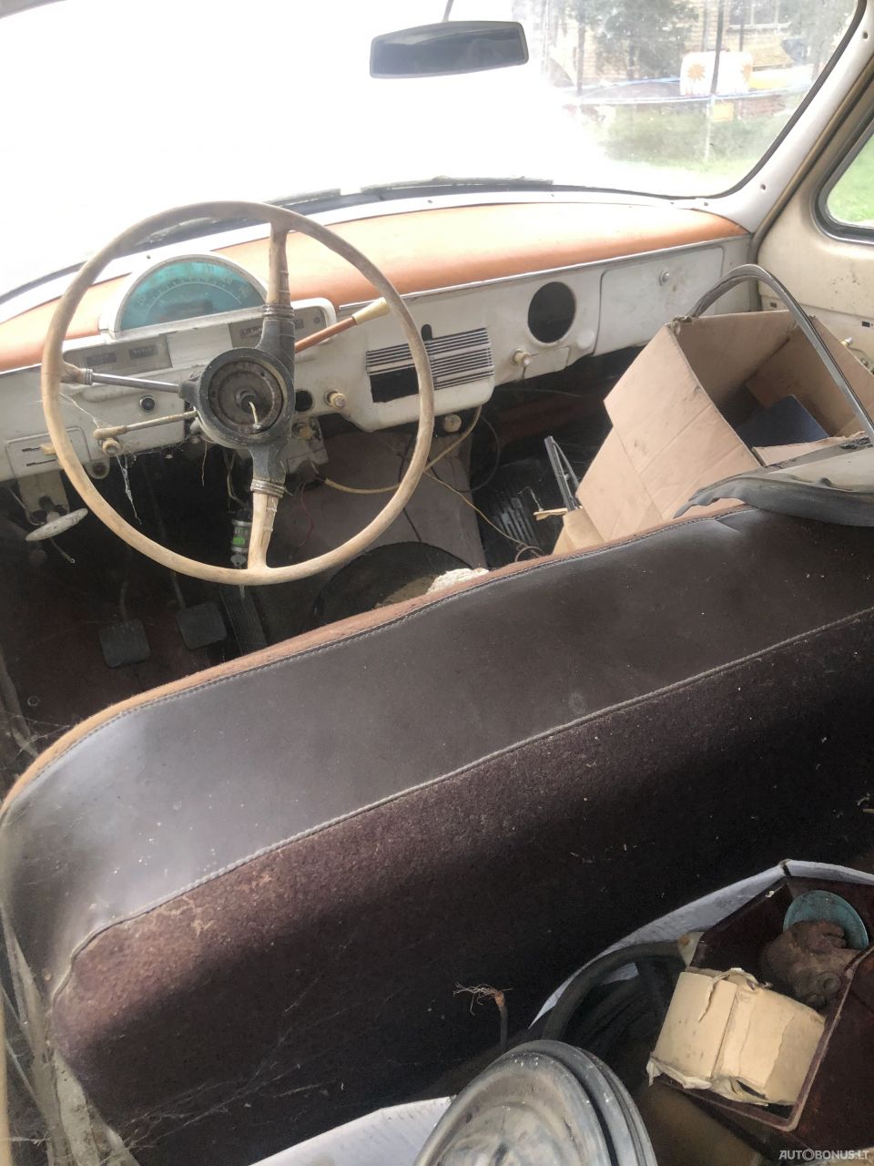 GAZ 21 | 8