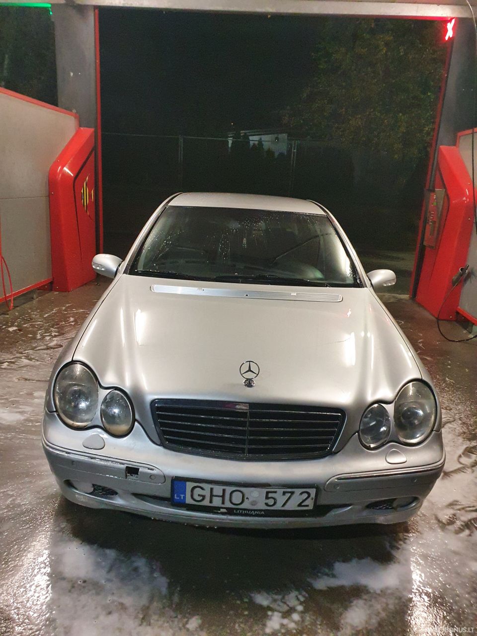 Mercedes-Benz C200 | 1