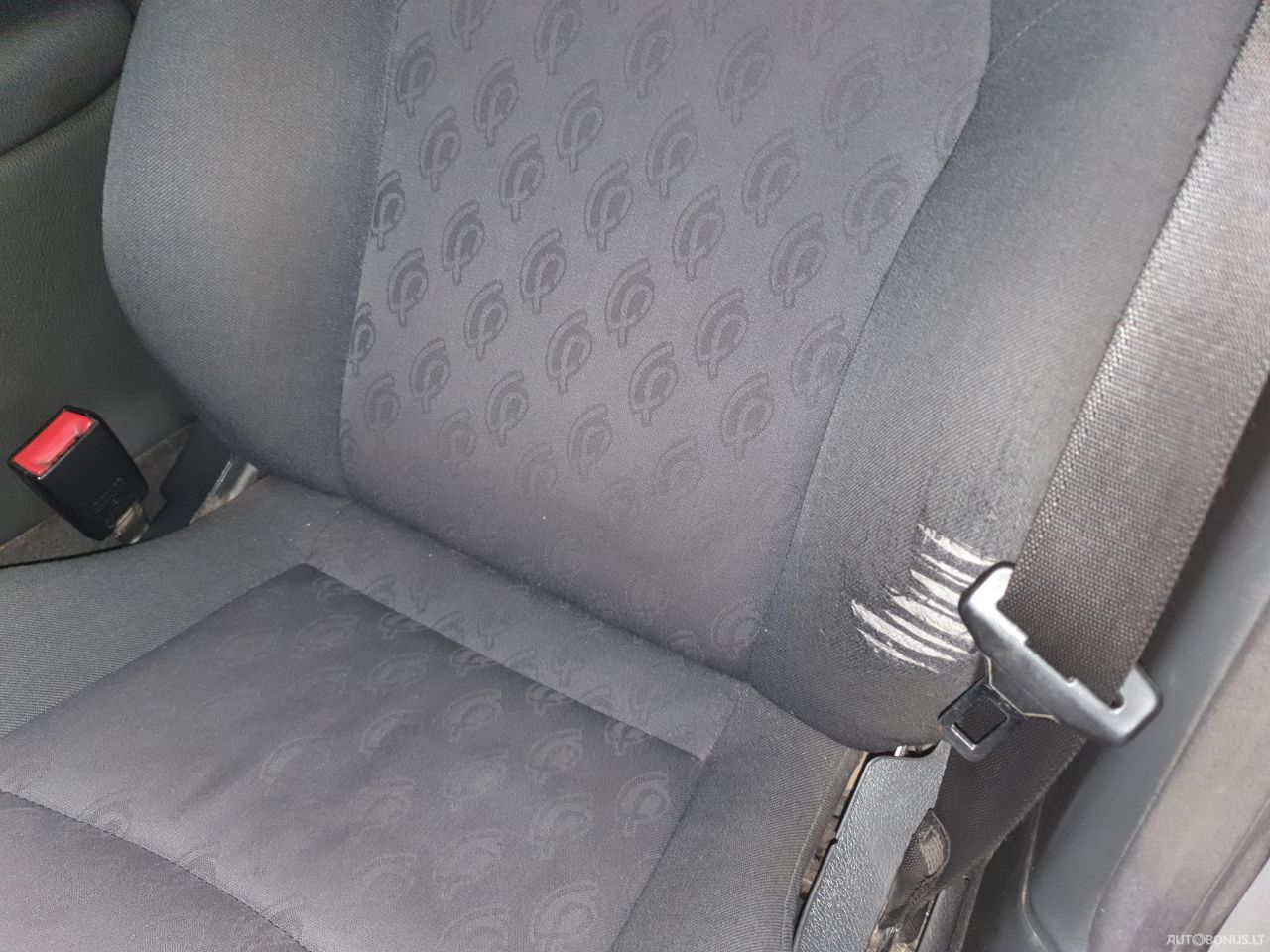 Mercedes-Benz C200 | 9