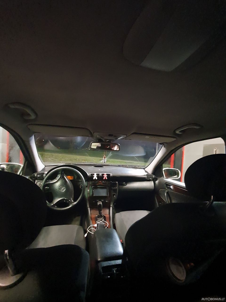 Mercedes-Benz C200 | 7