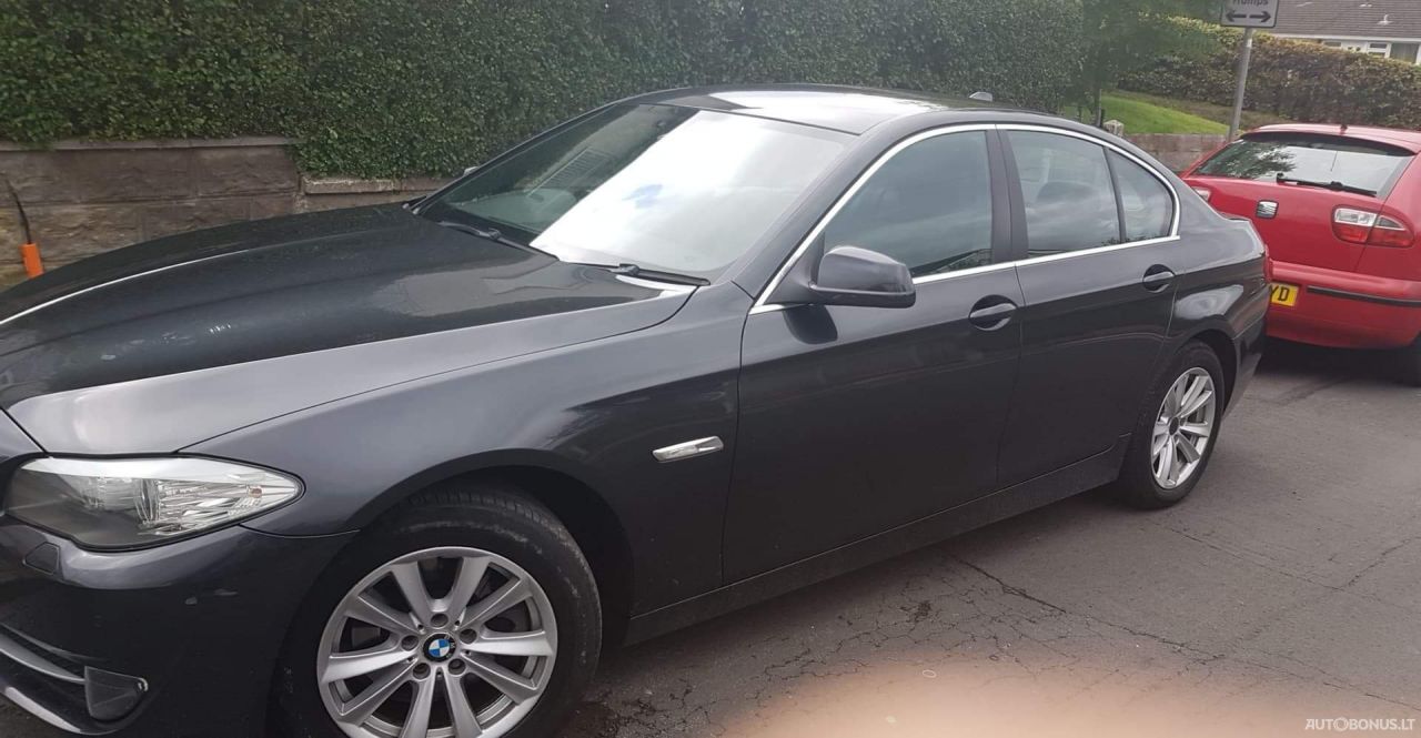BMW 520, Saloon