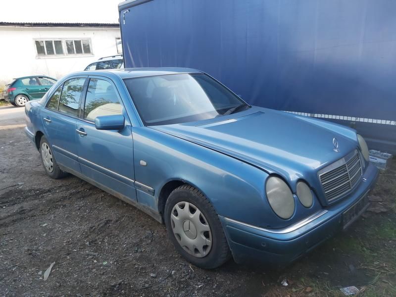 Mercedes-Benz, Saloon