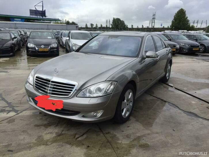 Mercedes-Benz S320