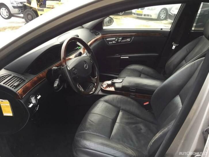 Mercedes-Benz S320 | 2
